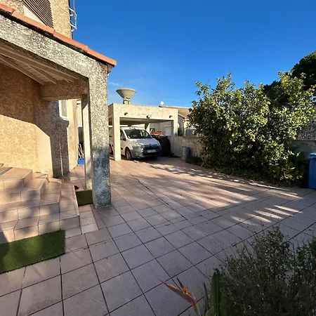 Family House For 6 People With Garden And Brazier Villa *